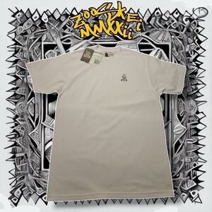 Zooskei White Graphic Tee with Bear Design